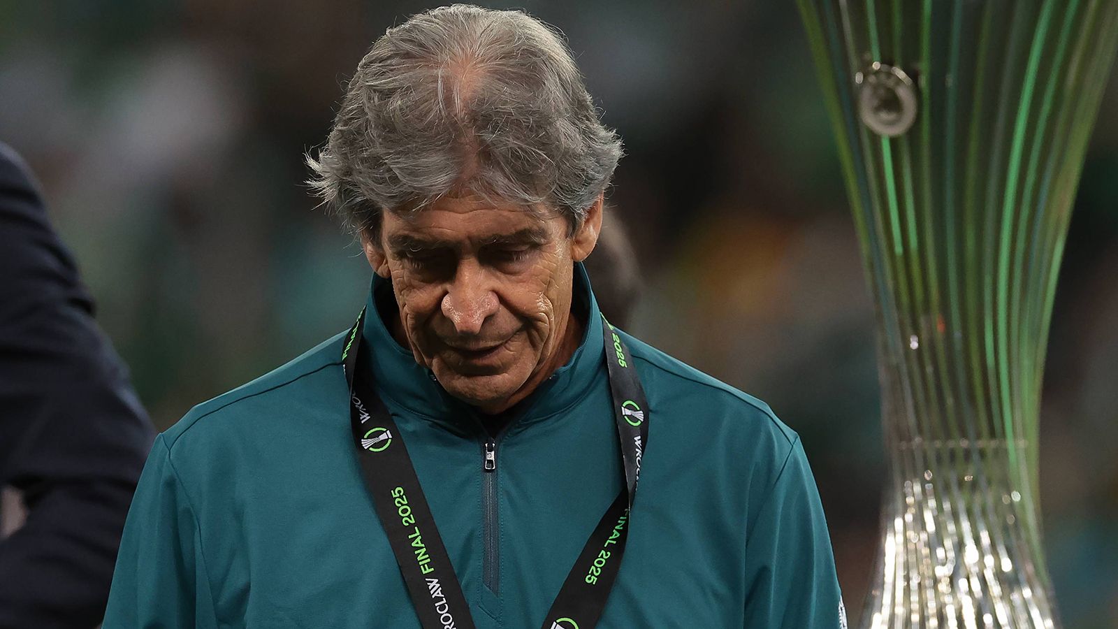 Duras críticas a Pellegrini tras el Betis - Chelsea: "Se ha quitado el muerto de encima"