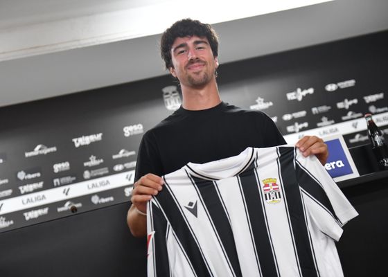 El Valencia decide el futuro de Hugo González