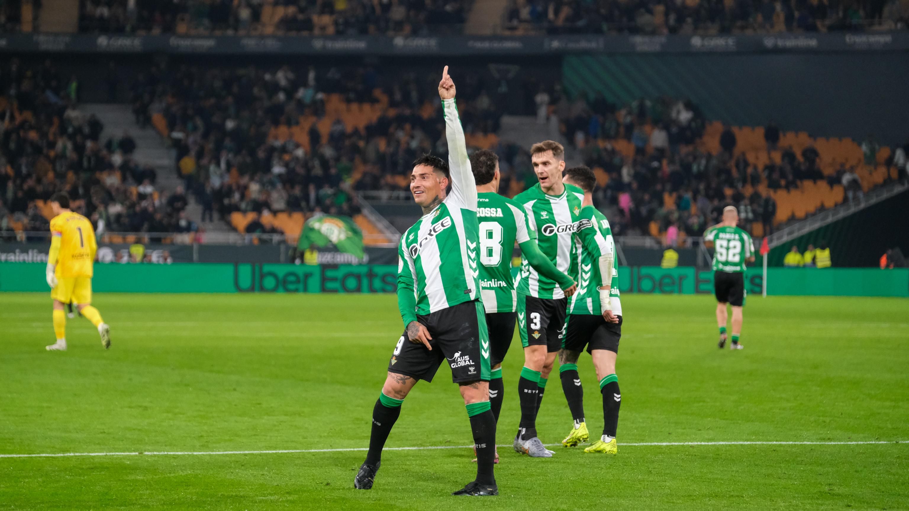 Betis 2-1 Elche: Una noche de Copa, una noche loca