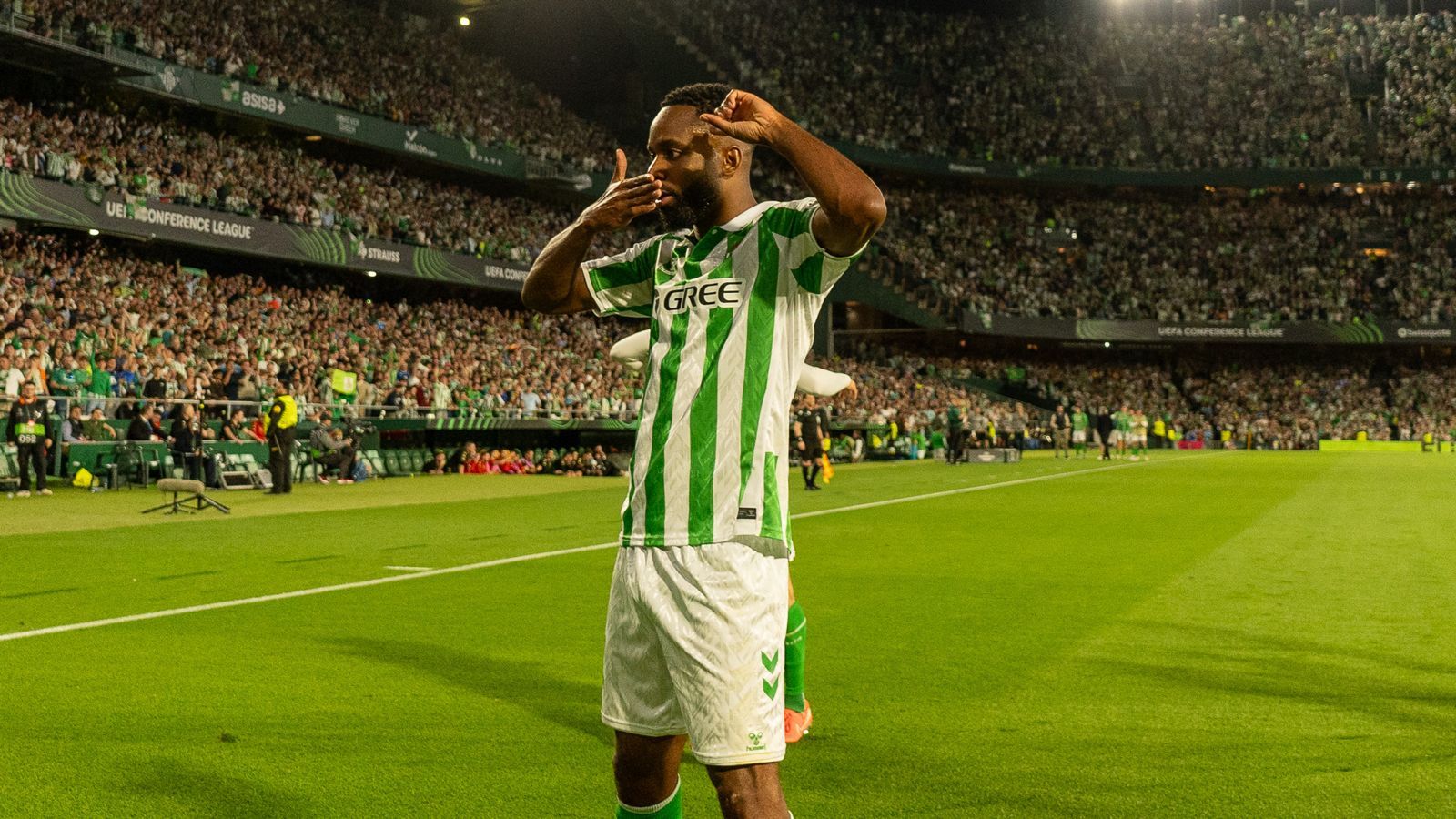 Bakambu, "convencido" pero prudente: "Solamente hicimos la mitad"