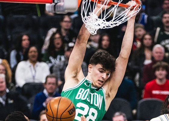Hugo González destroza a Giannis Antetokounmpo con un doble doble y un mate de concurso