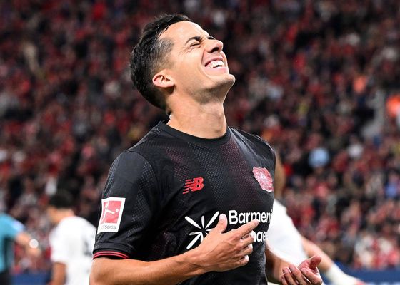Lucas Vázquez juega los 90 minutos en la victoria del Bayer Leverkusen 3-1 sobre el Eintracht