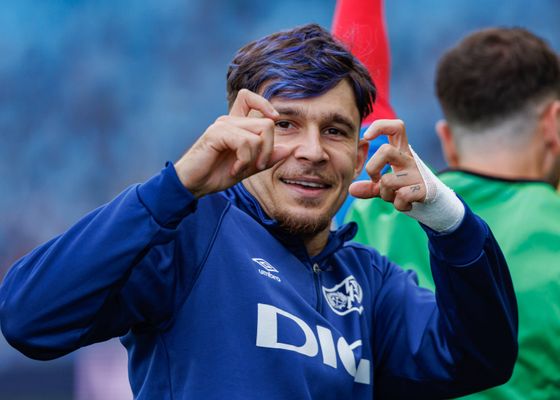 Ratiu, elegido mejor lateral derecho de la temporada 24/25
