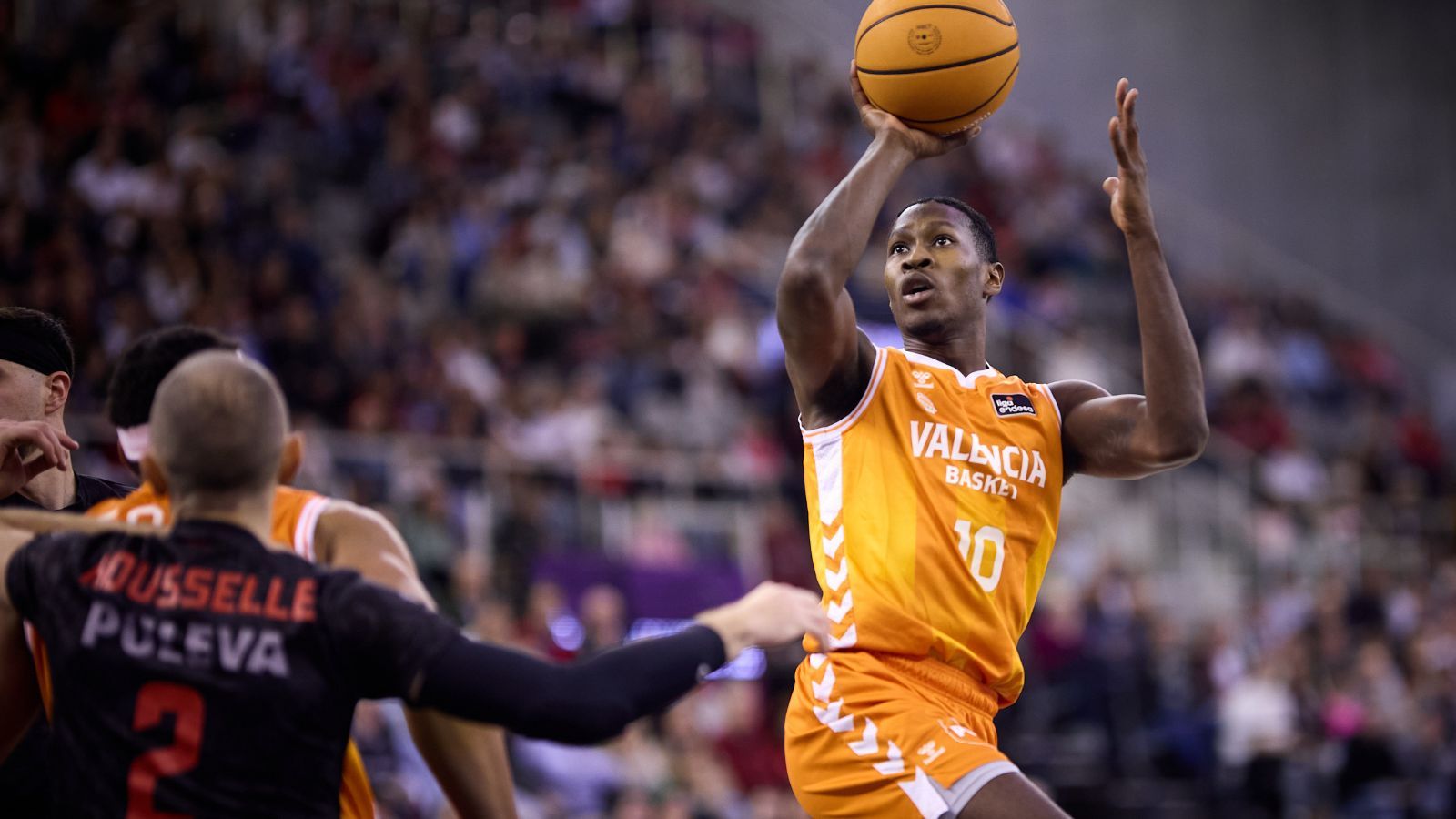 Virtus Bolonia - Valencia Basket: horario, canal y dónde ver en TV y online el partido de Euroliga