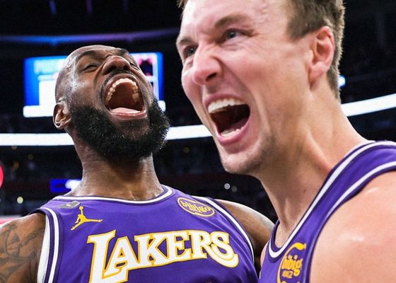 LeBron James le quita los focos a Doncic para hacer historia con los Lakers