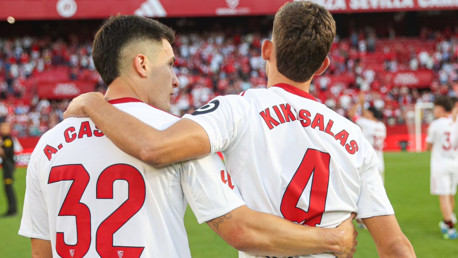 "Lo de Castrín y Kike Salas es una locura", destaca un ilustre canterano del Sevilla