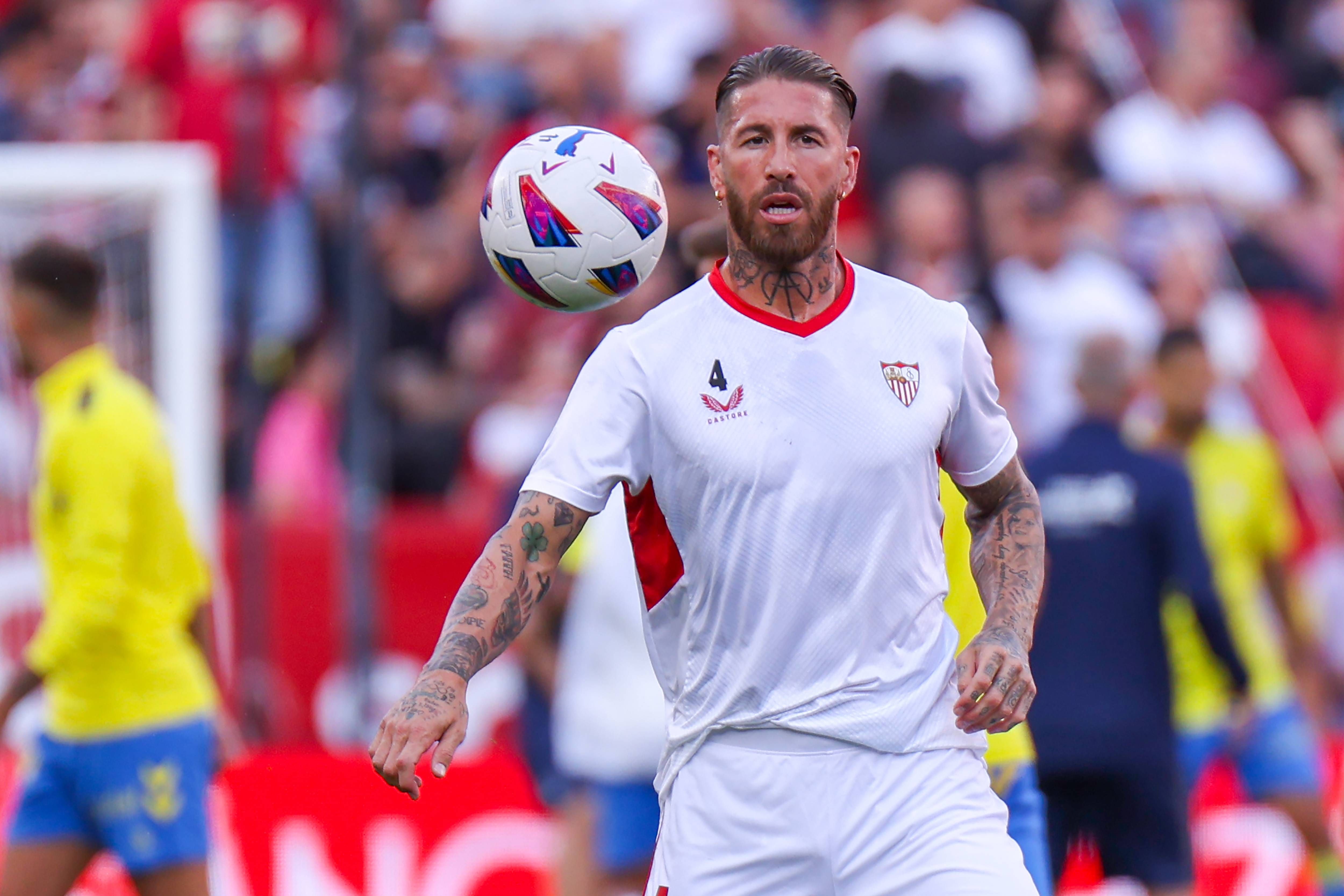 El importante papel de Sergio Ramos como 'segundo' de Diego Alonso en el derbi ante el Betis