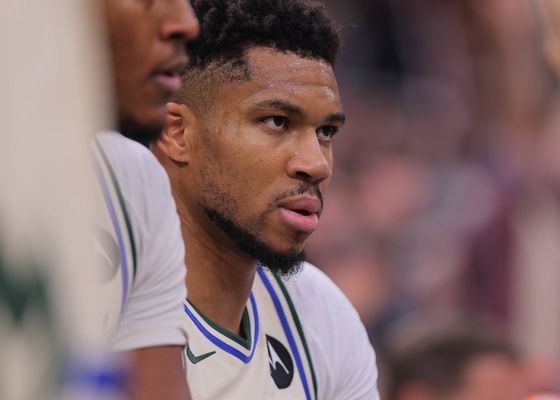 Giannis Antetokounmpo, al borde de la despedida