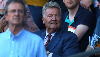 Toshack afronta una dura batalla por su salud: sufre una "terrible" enfermedad