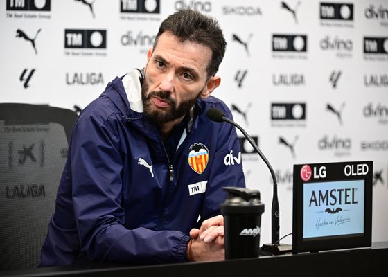 Corberán se 'moja' con el documental de Vinicius: "Está en manos del club"