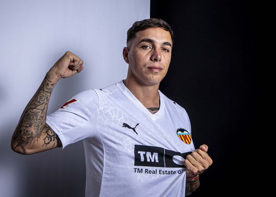 El fichaje de Saravia ya es oficial: "He tenido otras ofertas interesantes, pero cuando apareció el Valencia no lo dudé" 