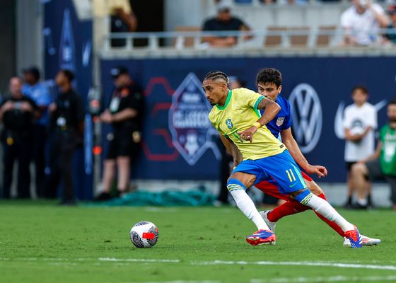 Monumental bronca de Raphinha en plena calle por culpa del FC Barcelona