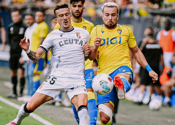 Así queda la clasificación de LaLiga Hypermotion, tras la victoria del Granada y la derrota del Sporting en la jornada 7 de Segunda división