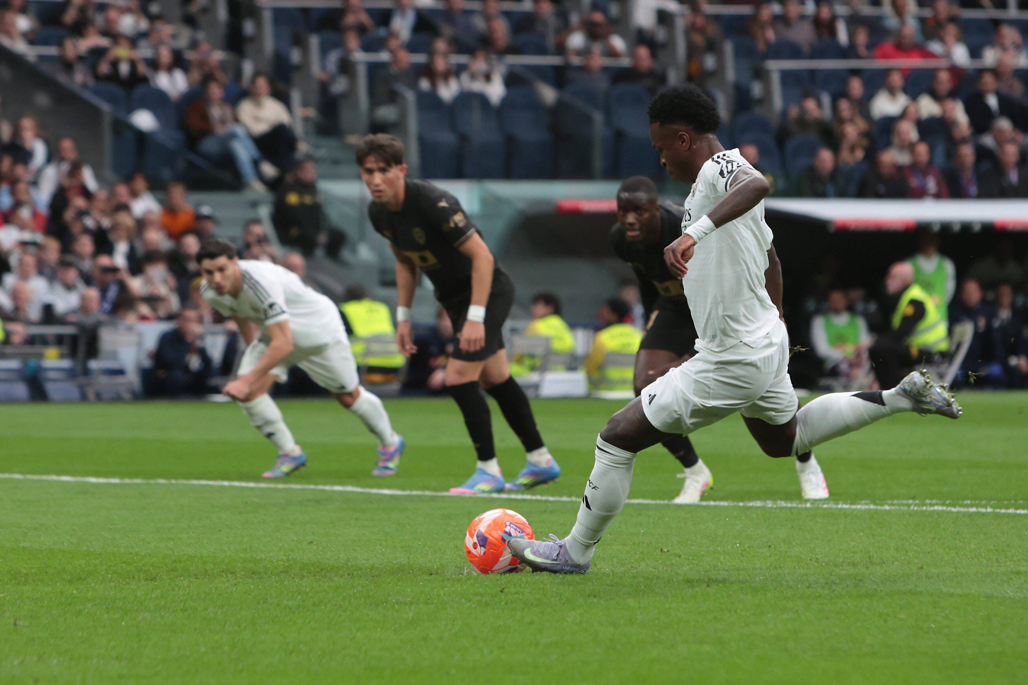 Real Madrid - Valencia: horario, canal y dónde ver hoy en TV y online el partido de la jornada 11 de LaLiga