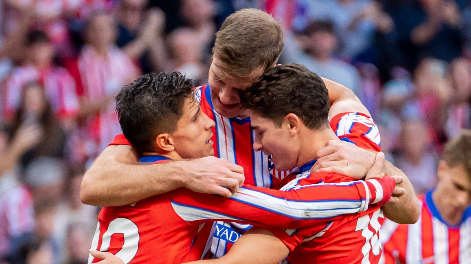 La Champions League 'revive' a Julián Álvarez, Giuliano, Sorloth y Giménez