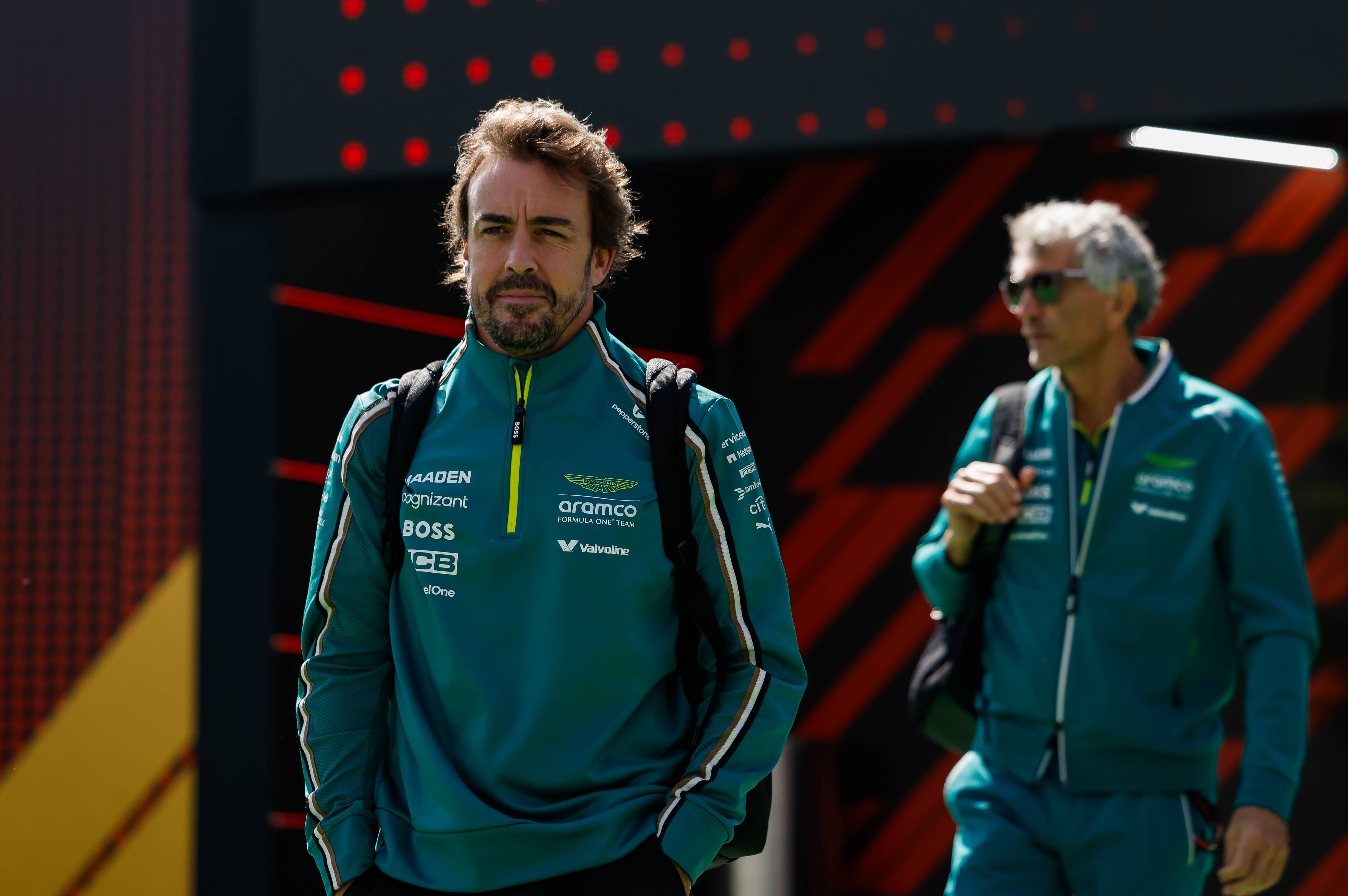 Fernando Alonso y su futuro en Aston Martin: "Creo que haría un año más si ve que va a encontrar la dirección"