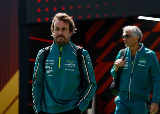 Fernando Alonso y su futuro en Aston Martin: "Creo que haría un año más si ve que va a encontrar la dirección"