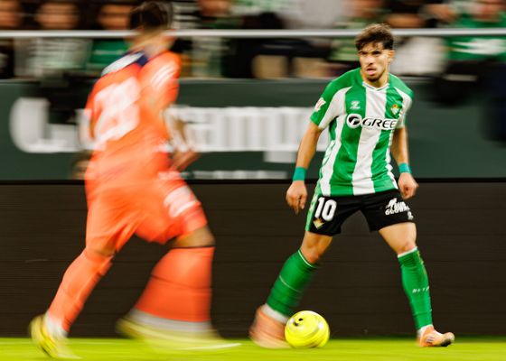 El Barcelona vuelve a mirar al Betis: medita repescar a Ez Abde como alternativa a Marcus Rashford
