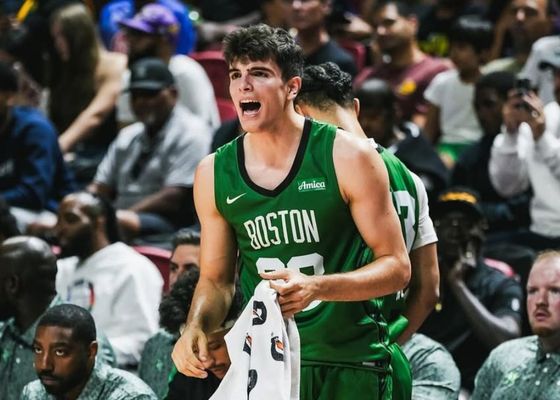 Hugo González se salva en un mal día de los Celtics