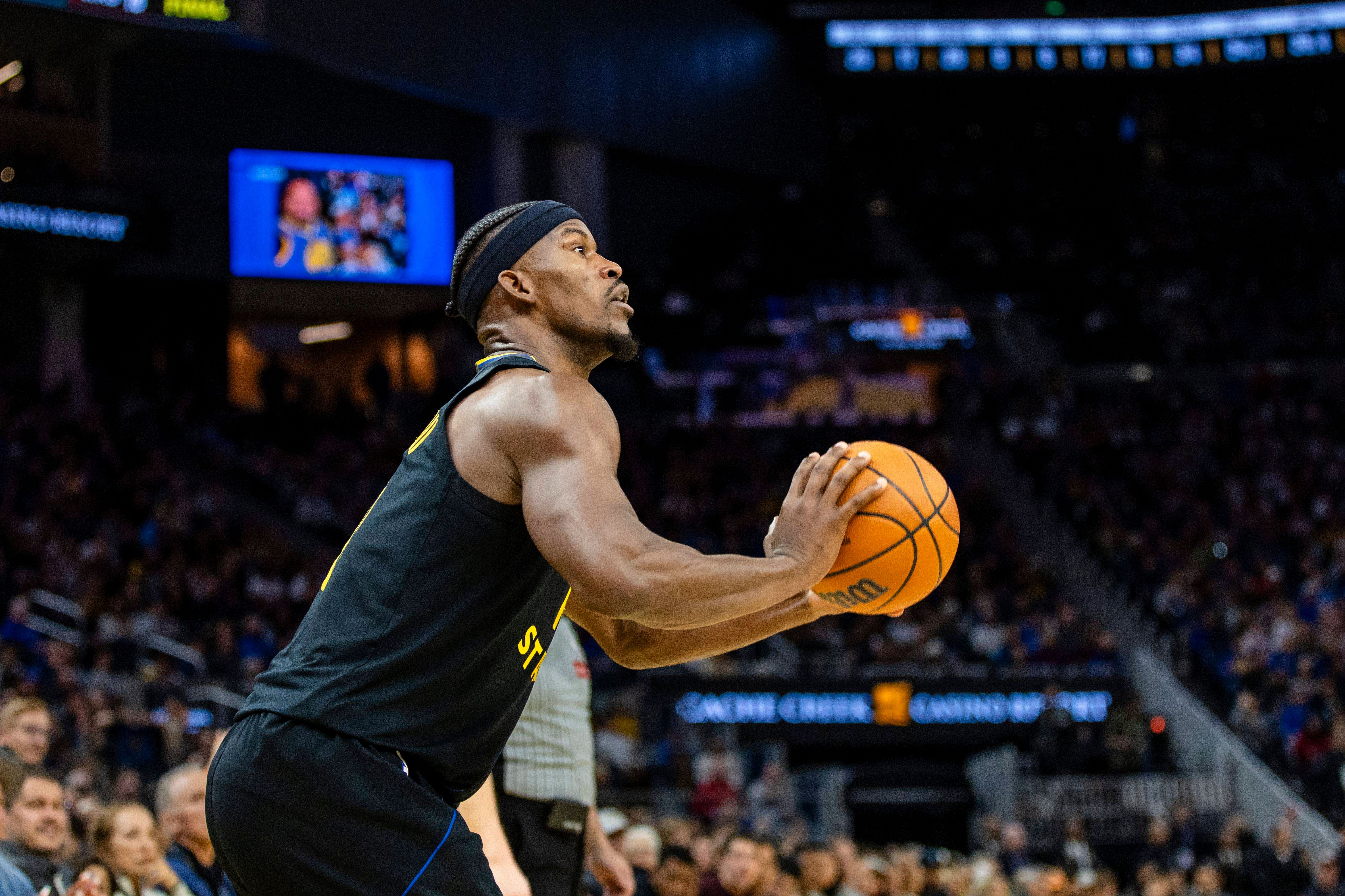 Adiós a Jimmy Butler: qué lesión tiene, tiempo de baja y cómo afecta al mercado de la NBA