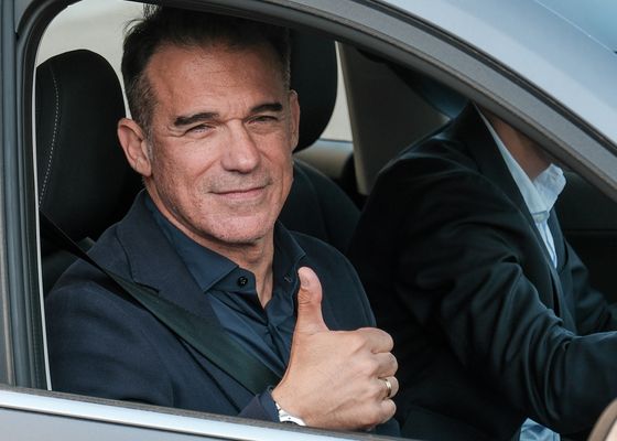 Las palabras de Luis García Plaza tras firmar su contrato con el Sevilla FC: "Muy contento, con ganas de empezar ya" 