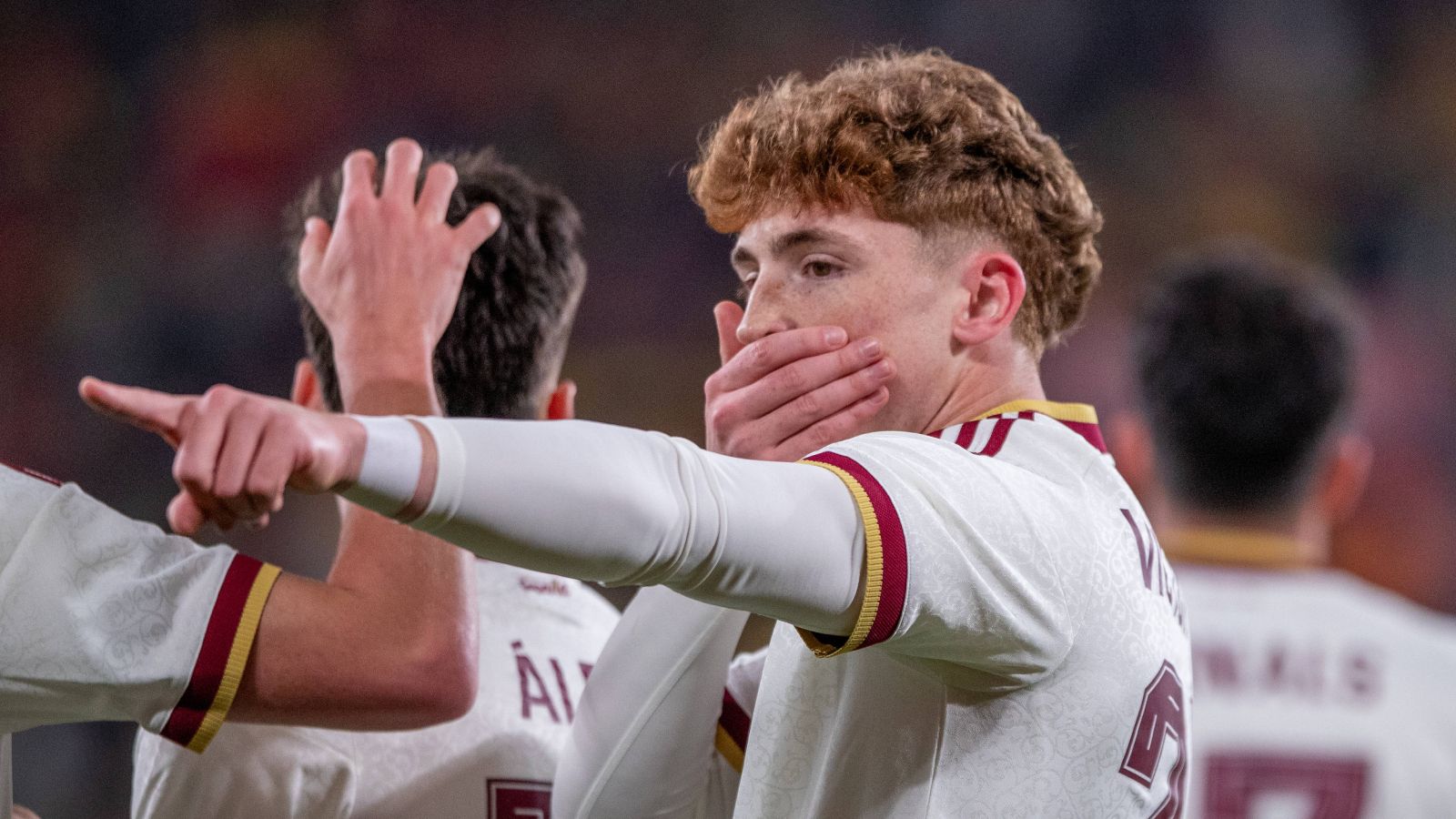 El 'diablo' de Osasuna se pone más en rojo que nunca: Barcelona y Real Madrid ya se pelean por él