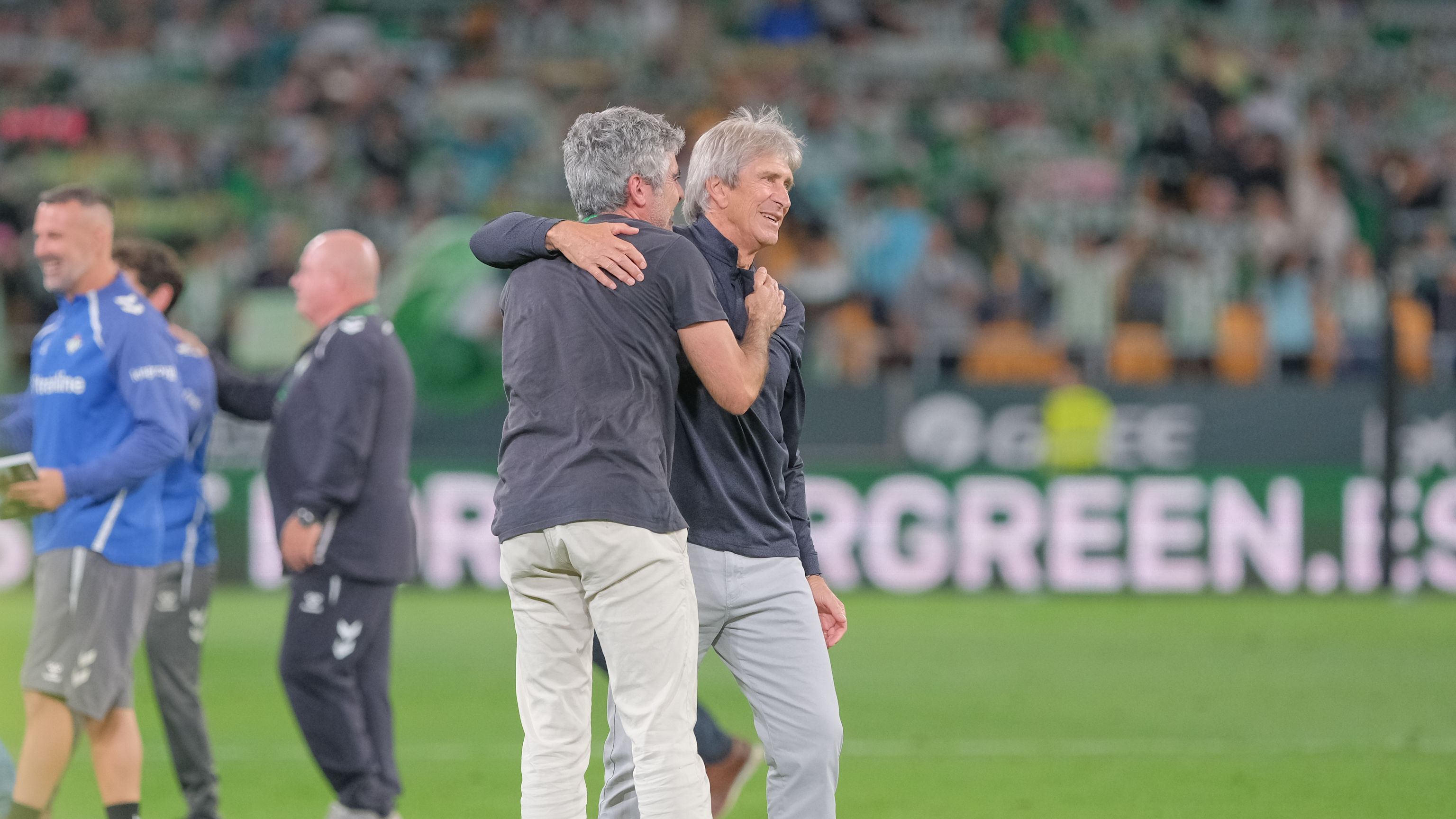 Pellegrini reabre el debate sobre su continuidad y saca pecho: "Parecía que éramos el peor de LaLiga y mira..."