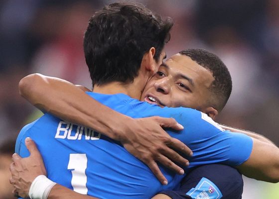 Otro 'gigante' de Europa acecha al Sevilla por Bono
