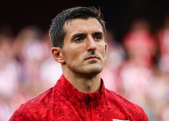 Vivian agrava la insostenible situación en defensa del Athletic Club