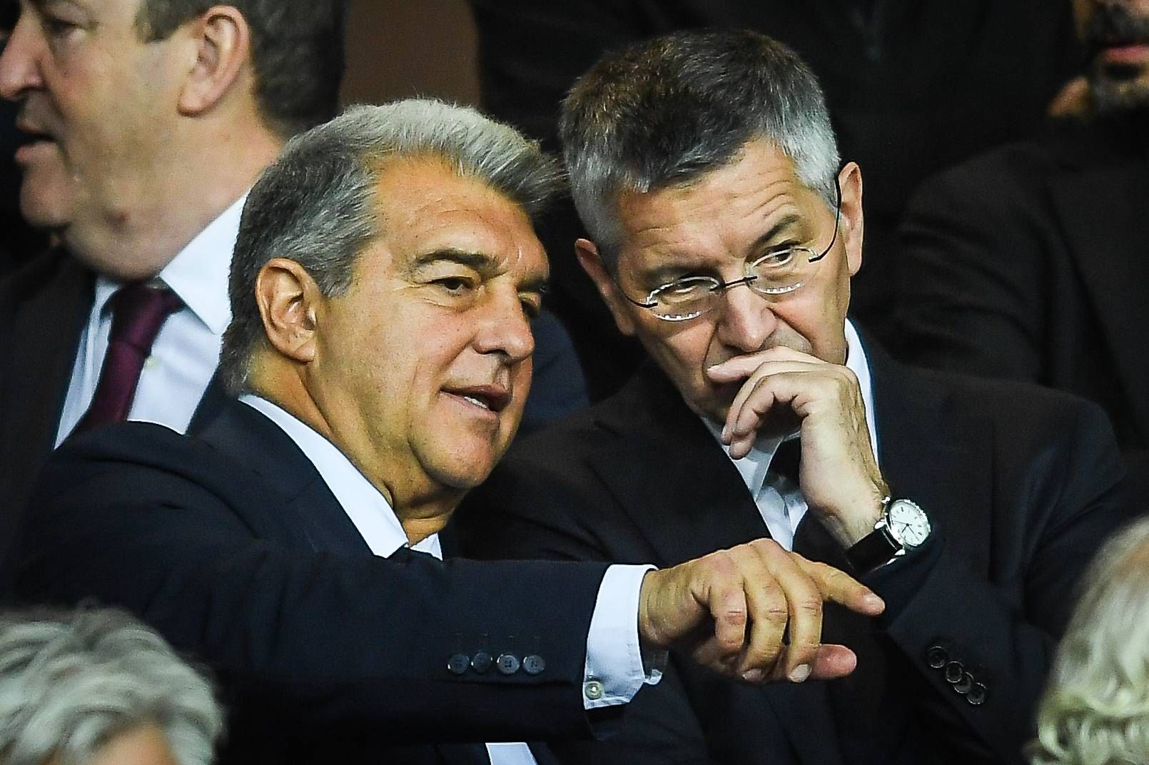 Exigen la "dimisión de Laporta"