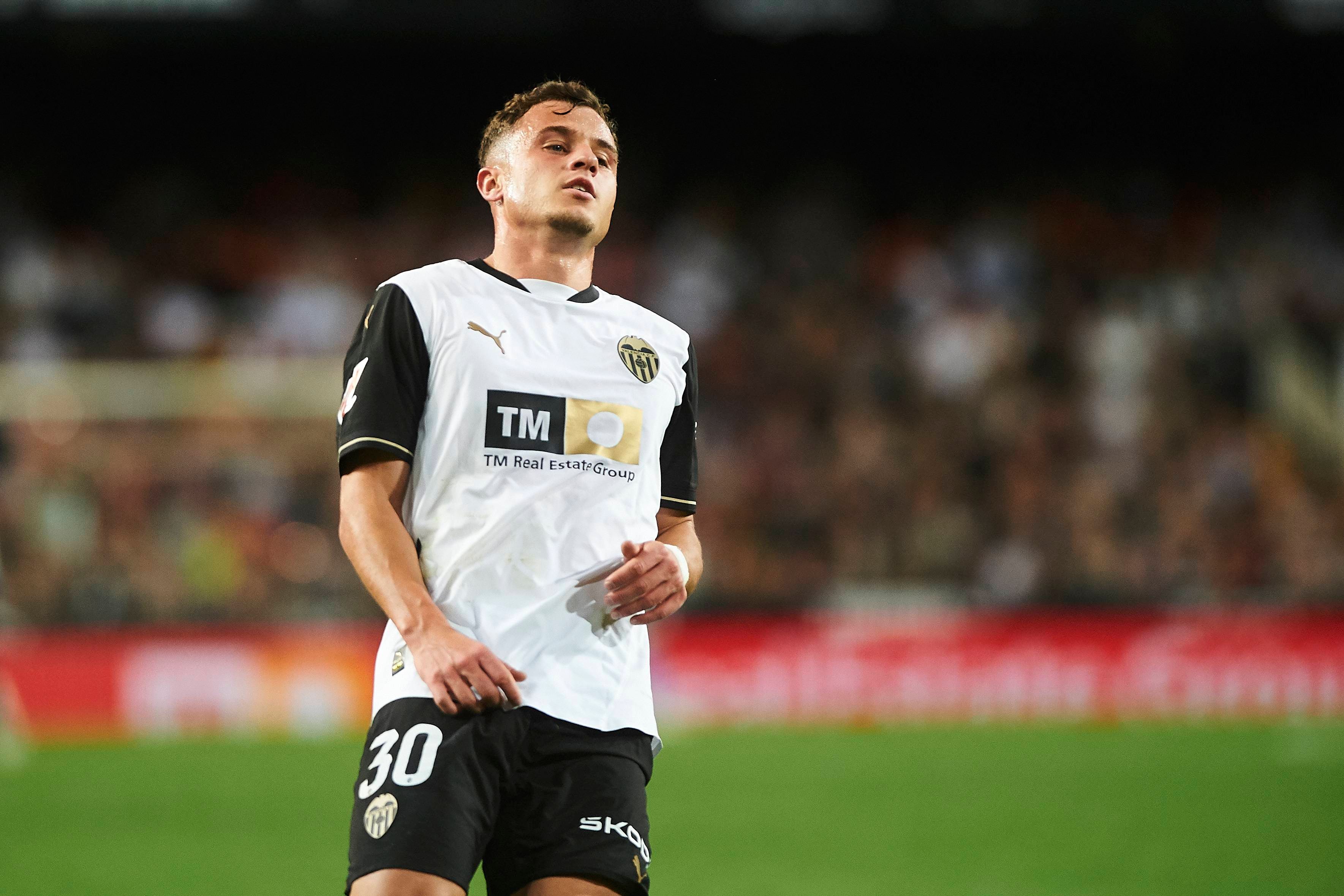 Corona hace hueco en el Valencia