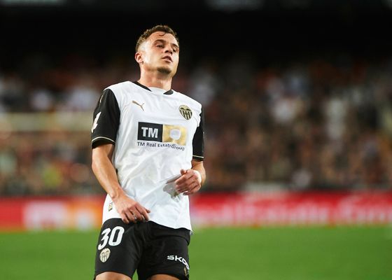 Corona hace hueco en el Valencia