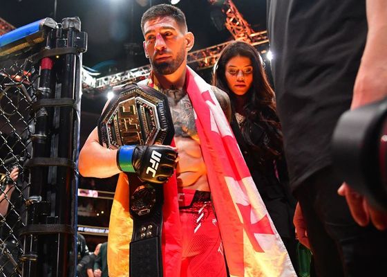 Makhachev reta a Ilia Topuria: "Se lo pondré fácil"