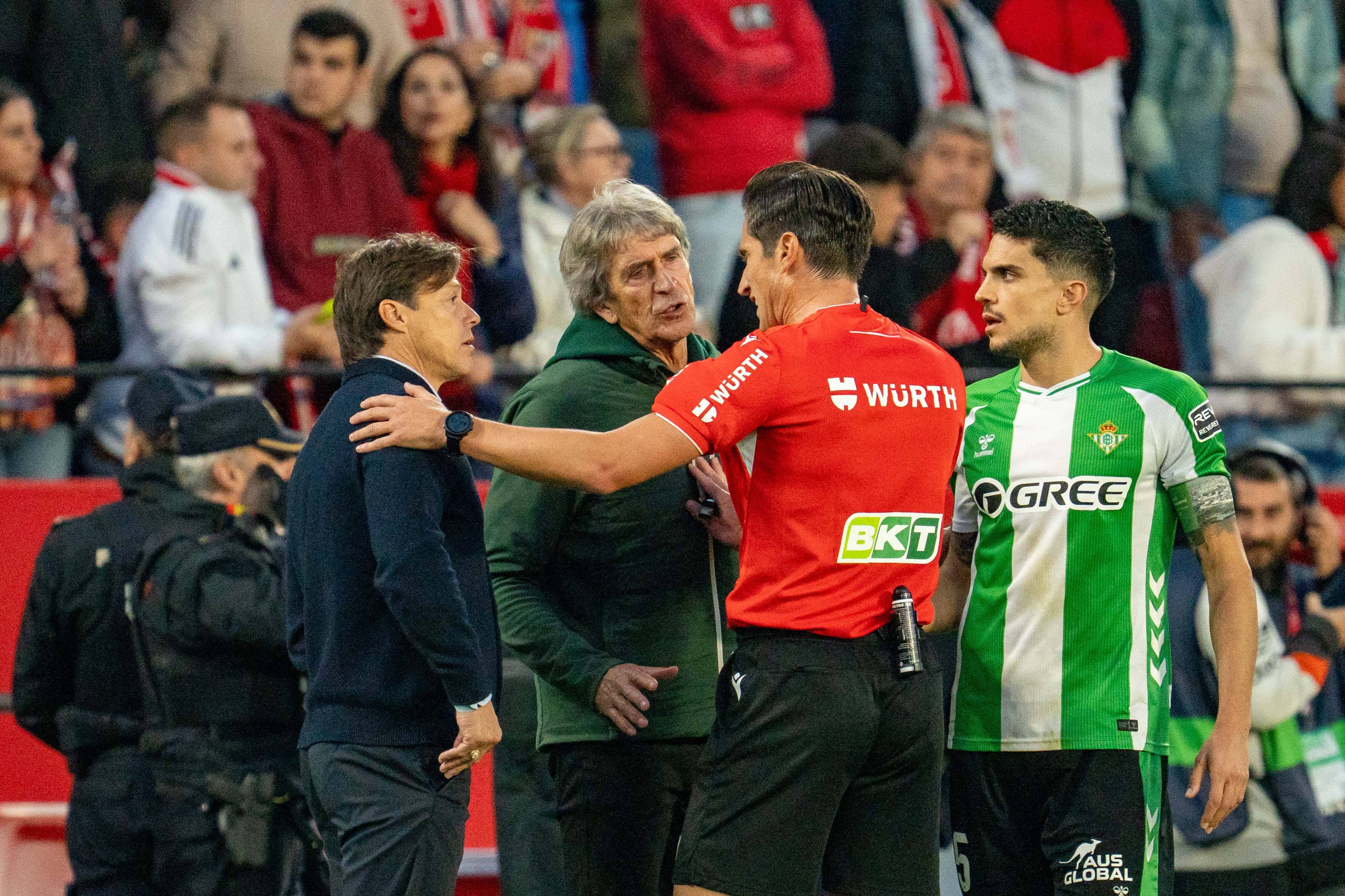 Pellegrini se alinea con Almeyda: "Es lamentable que haya tenido esa cantidad de fechas de suspensión"