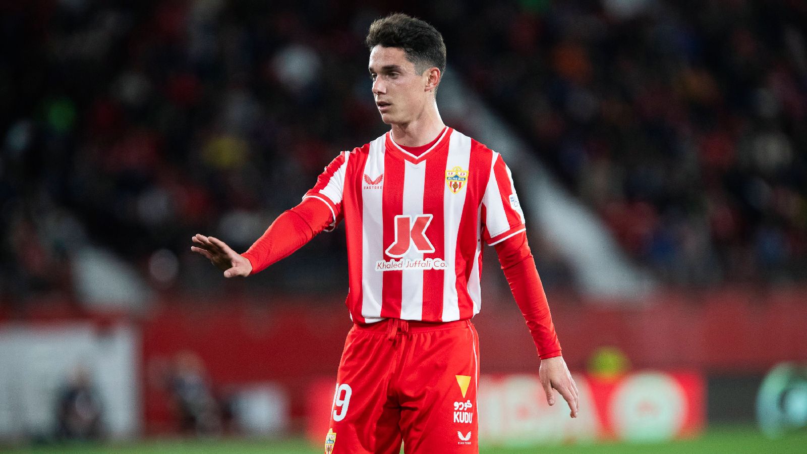 Arribas tranquiliza al Almería con una futura venta: "El Madrid no tiene nada que ver en mi salida"