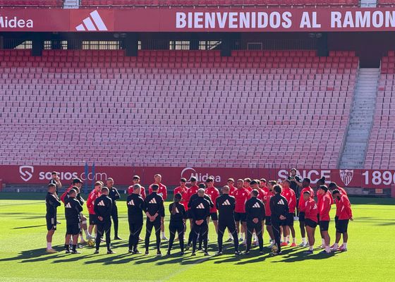 En el Ramón Sánchez-Pizjuán y sin Azpilicueta, el Sevilla se prepara para la final frente al Oviedo