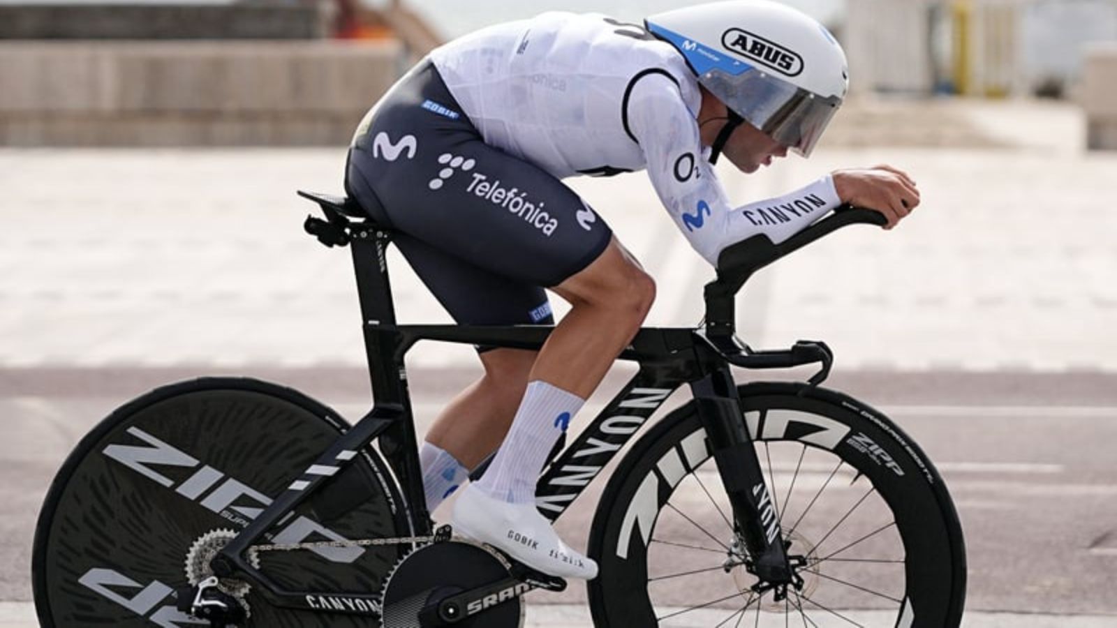 El Movistar Team se dispara a contracorriente