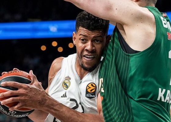 Un 'piscinazo' destroza al Real Madrid en Kaunas y Scariolo se indigna: "No me pregunten por la última falta..."