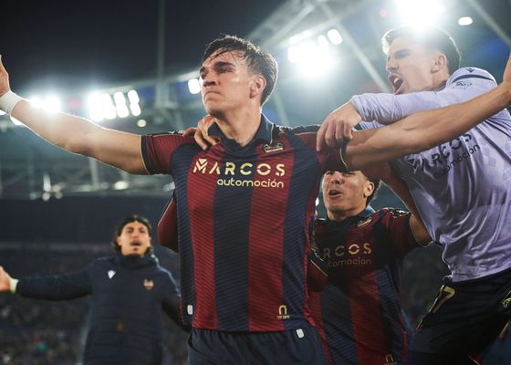 Espí completa su semana mágica en el Levante y se la brinda a la afición granota