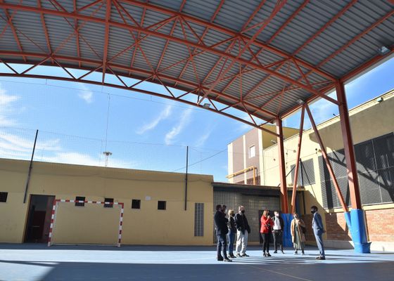 El Ayuntamiento de Sevilla acometerá el cerramiento de la pista del Centro Deportivo Tiro de Línea 
