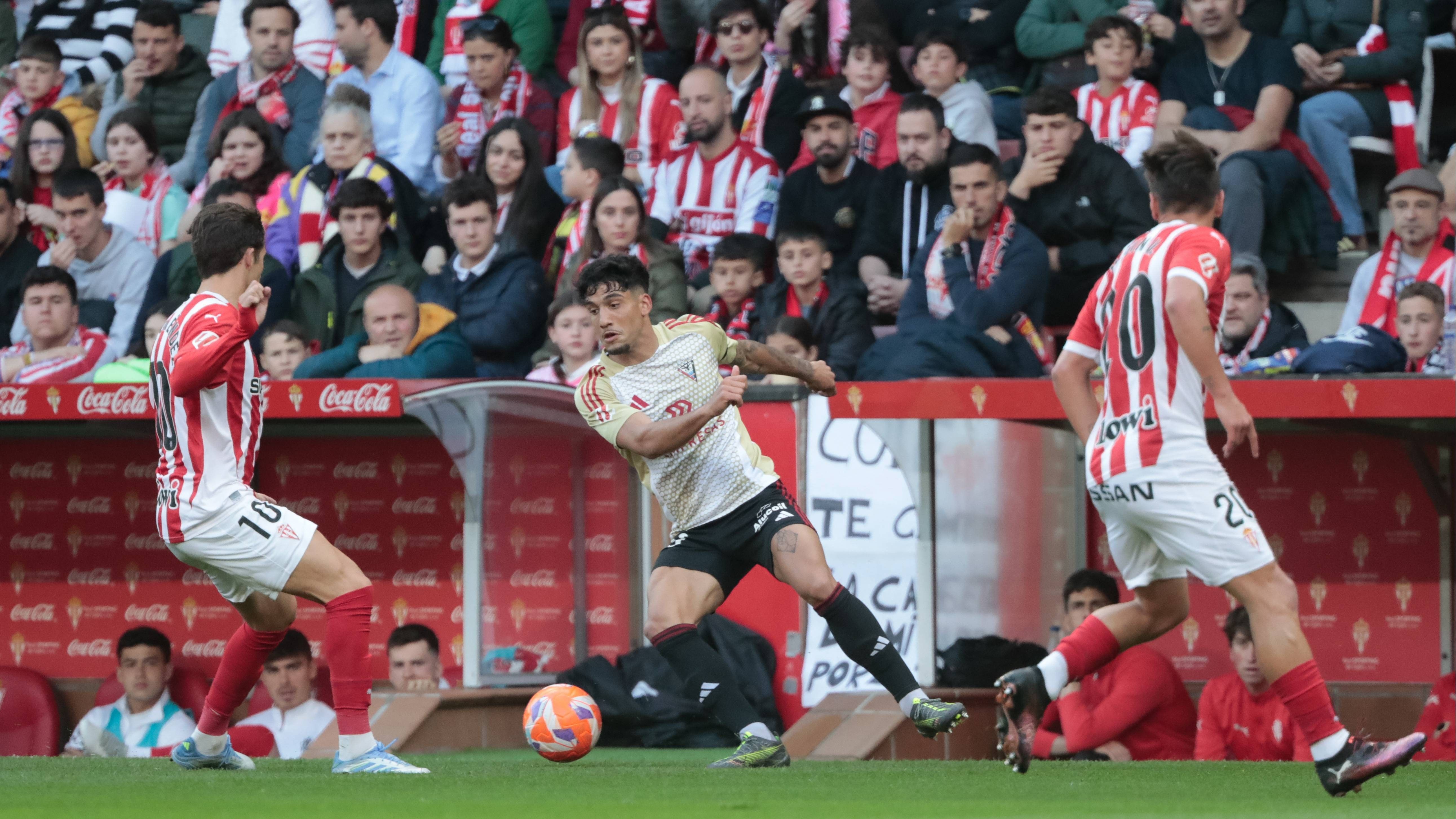 Sporting de Gijón 3-1 Mirandés: Garitano calma los nervios