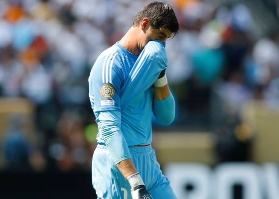 Courtois se disculpa