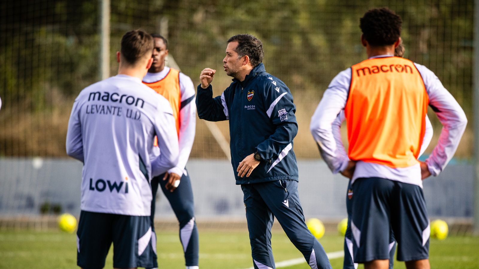 La alarma con Arriaga en el Levante no termina de apagarse