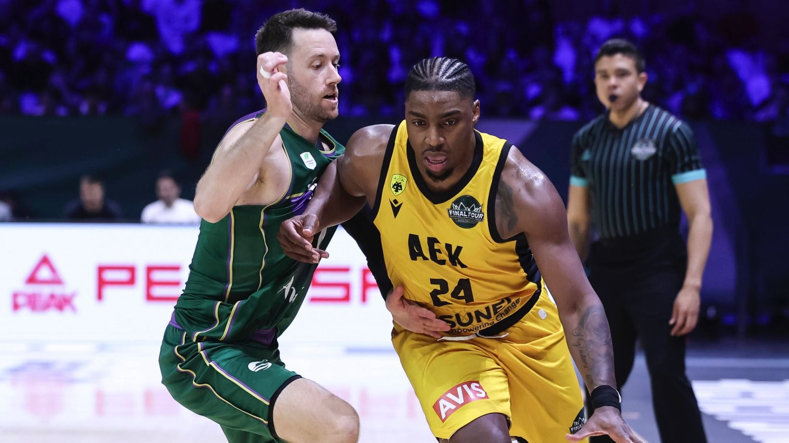 Badalona no perdona y se ceba con Unicaja y La Laguna Tenerife