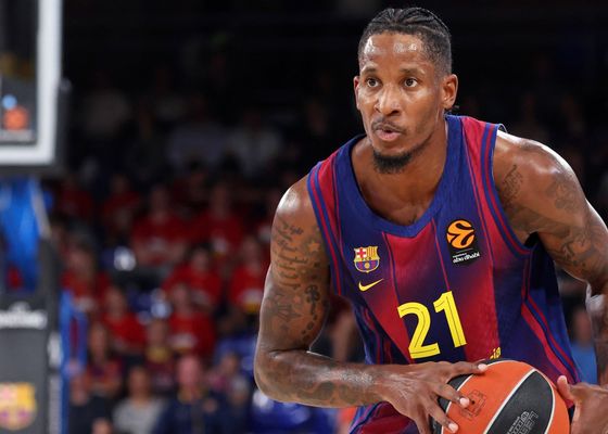 El Barça encuentra el rumbo justo a tiempo para regalarse una vida extra