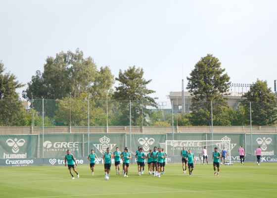 Altimira aparece antes de Elche en una sesión presenciada por Guardado