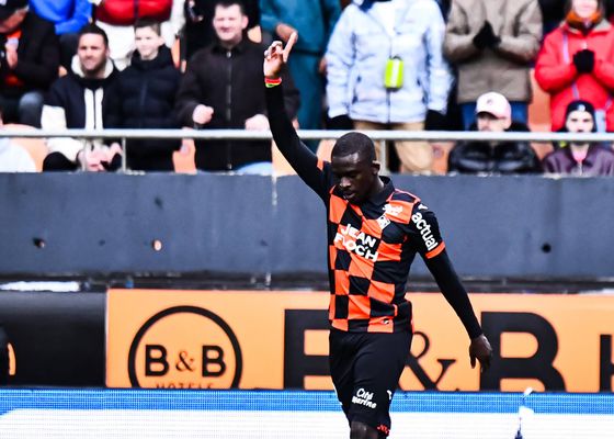 Bamba Dieng, un goleador a coste cero para la delantera del Betis 26/27