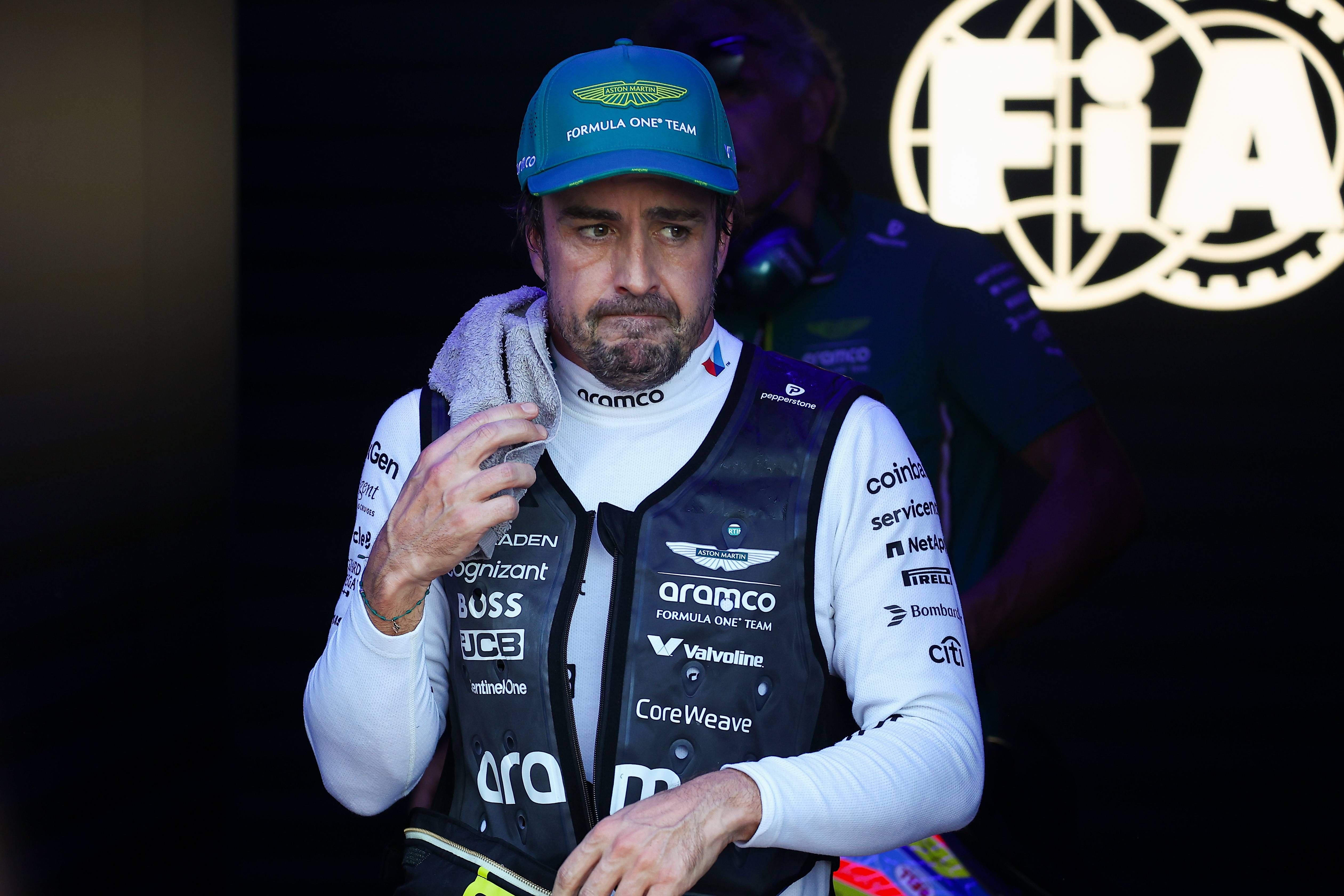 Aston Martin se cansa de la actitud de Fernando Alonso: "Si cada vez que no ganas eres demasiado autocrítico..."