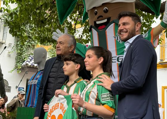 El naranjo sevillano, el protagonista de la Camiseta Forever Green que el Betis vestirá frente al Rayo Vallecano