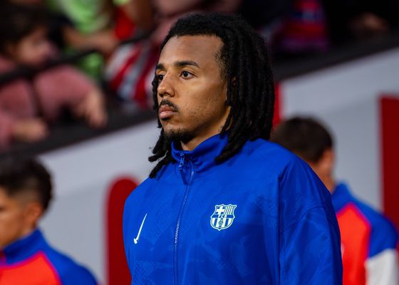 Koundé acepta renovar con el Barcelona